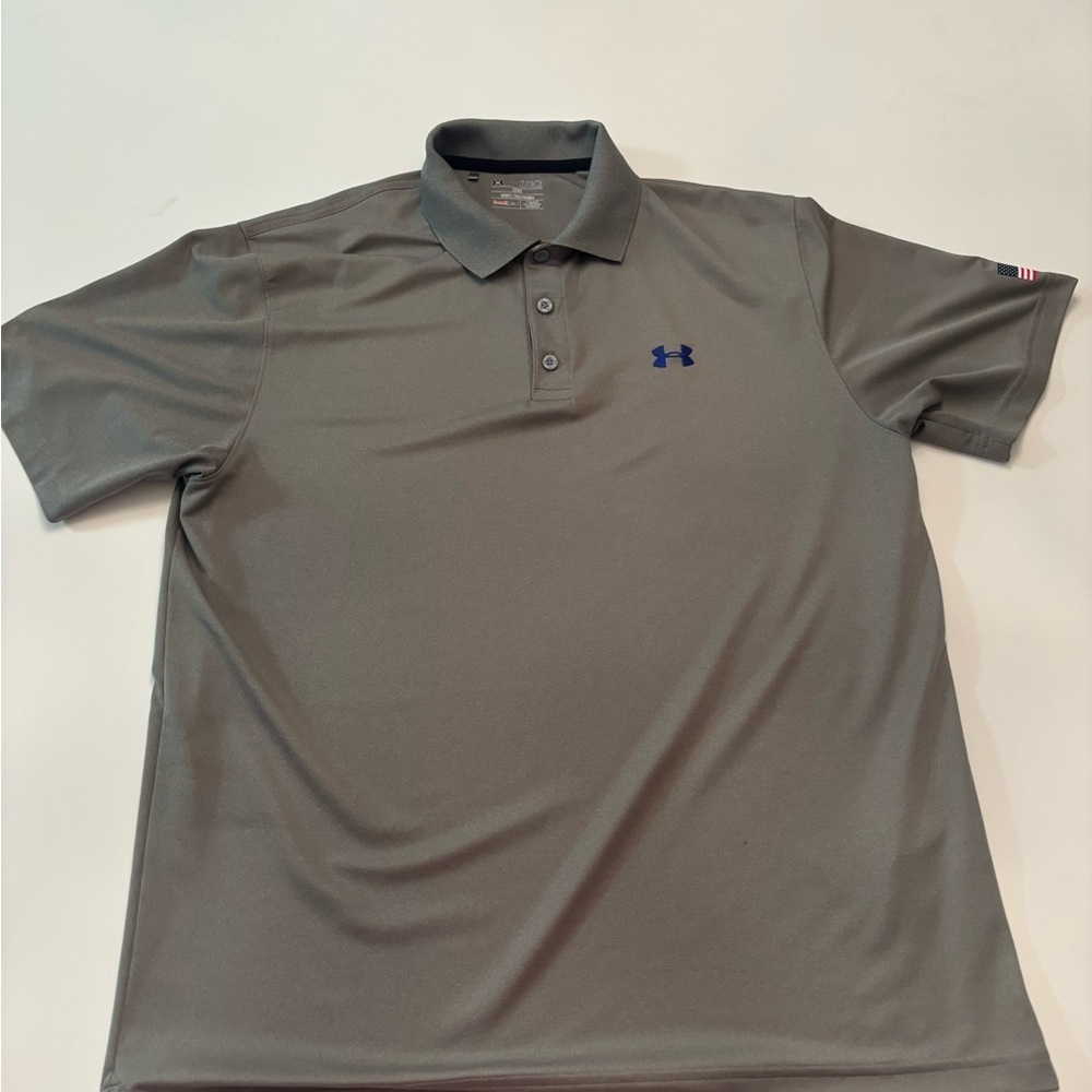 Under Armour HeatGear Polo Shirt XL Gray Loose Fit Patriotic Flag Sleeve